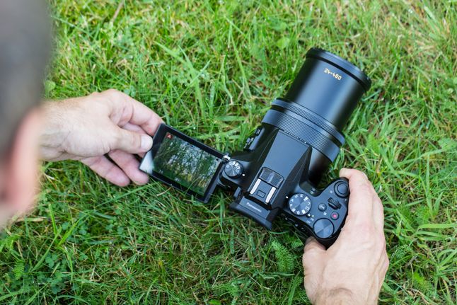 Panasonic Lumix FZ2000