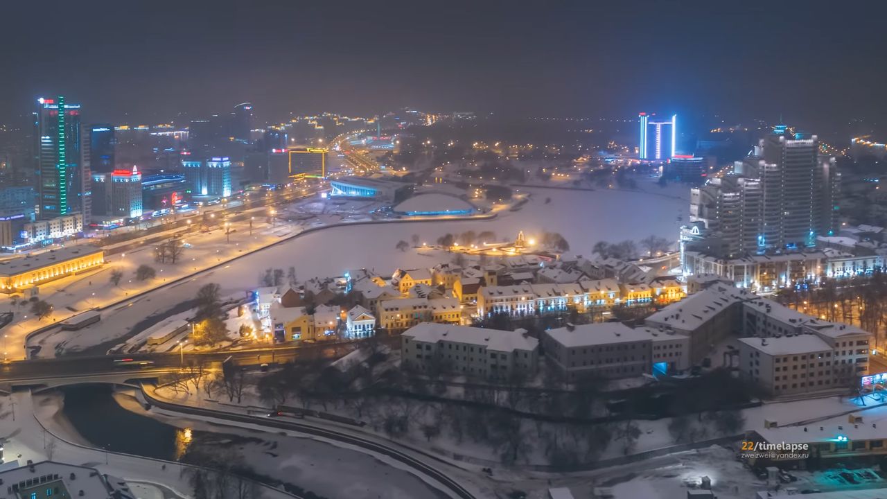 Filmy poklatkowe wchodzą na wyższy poziom. Oto świetny timelapse z drona znad Mińska