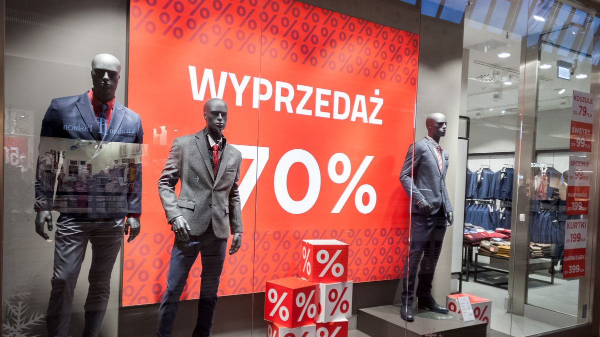 Sklepy odzieżowe w galeriach są nieczynne z powodu koronawirusa. 