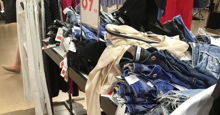 Pojechałam tam chociaż ich nie znoszę. Cała prawda o wyprzedażach