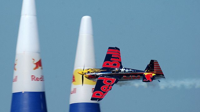 Red Bull Mobile startuje, a Orange rozdaje bonusy w bankomatach [wideo] 1