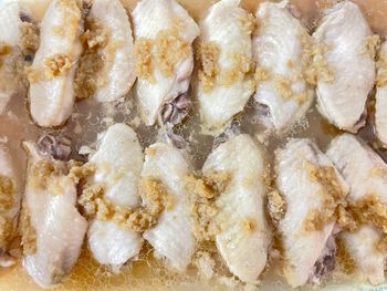 Najgorsza część kurczaka. Bomba tłuszczu i cholesterolu