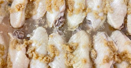 Najgorsza część kurczaka. Bomba tłuszczu i cholesterolu