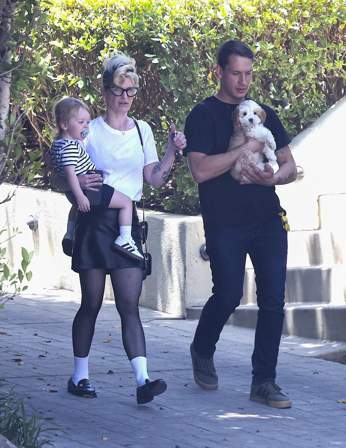  Kelly Osbourne na spacerze