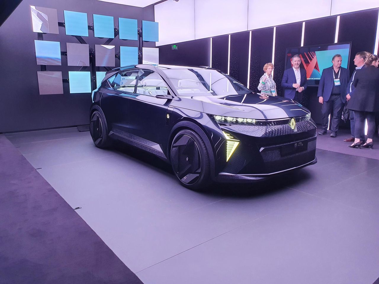 Renault Scenic Vision zapowiada przyszłość marki. I to niezbyt odległą