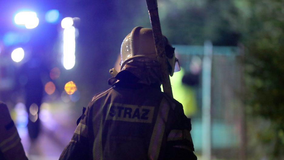 po�ar budynku
Grzegorz Momot
ogie�, po�ar, stra�acy, architektura, budynek, centrum, dom, drewniana, drewniany, miasta, mieszkalny, stra� po�arna, ulica �eromskiego