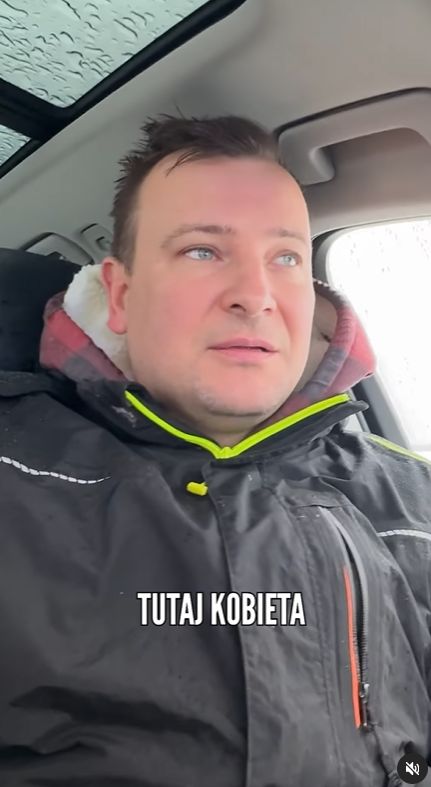 Naczepa Bardowskich wylądowała w rowie
