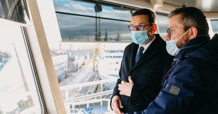 Premier mówi o dynamicznym rozwoju polskich portów. Tymczasem wciąż czekamy na polskie promy
