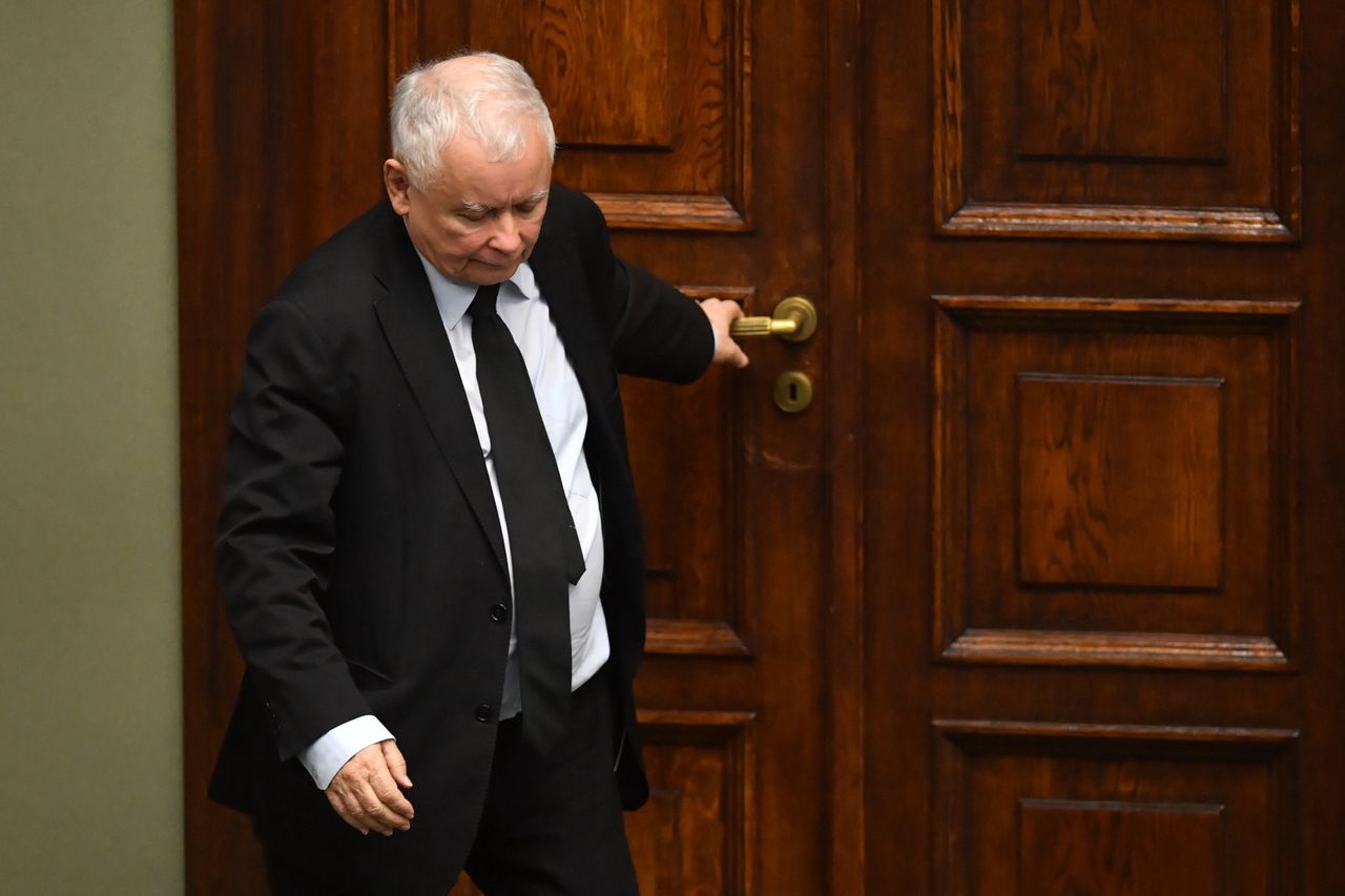 PiS pokaże raport 1.09. "Dalsze działania do decyzji prezesa"