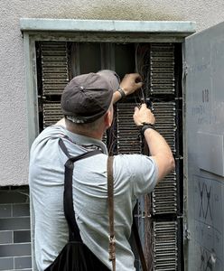 Nowy obowiązek dla budujących i remontujących domy. Chodzi o światłowód