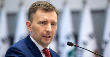 Rewolucja w TVP. Schreiber: będę robił wszystko, by Sienkiewicz stanął przed Trybunałem Stanu