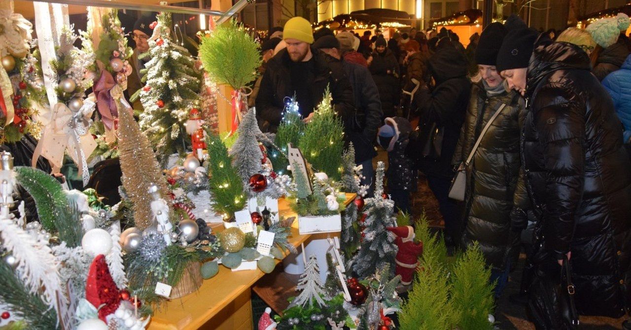 Łódzkie: Kolorowy i zachwycający Zduńskowolski Jarmark Bożonarodzeniowy