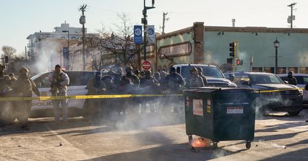 "Mieszkaniec Minneapolis". Policja o zastrzelonym 37-latku
