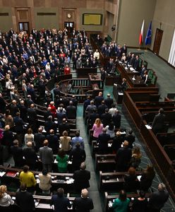 Sondaż partyjny. Dwa ugrupowania na remis