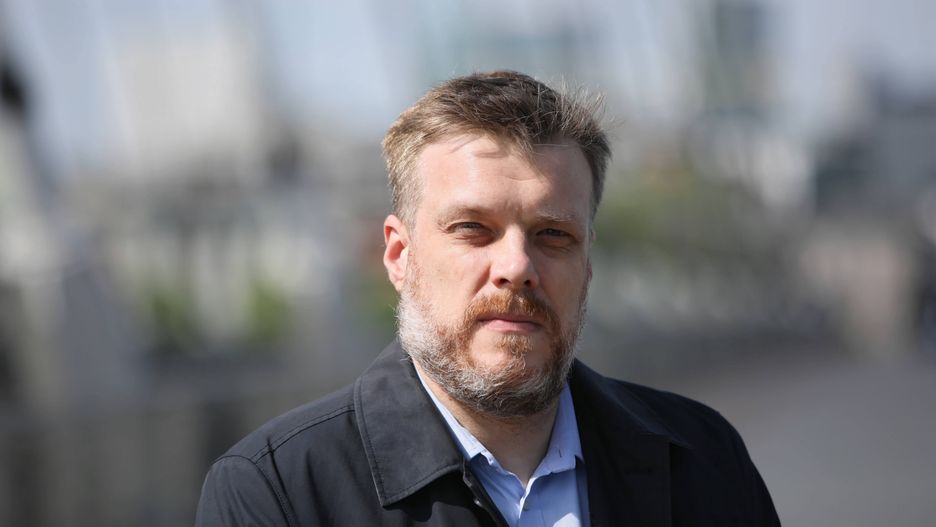 Adrian Zandberg na hot-dogu ze stacji Orlen. W sieci zawrzało