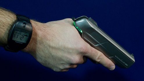 Pistolet za 10 000 USD, który wystrzeli tylko w rękach właściciela 1