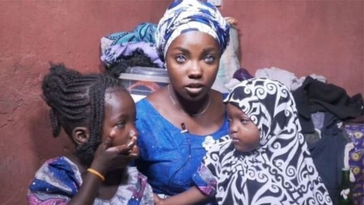 Magnetyczne spojrzenie niebieskich oczu przyciąga fotoreporterów z całego świata