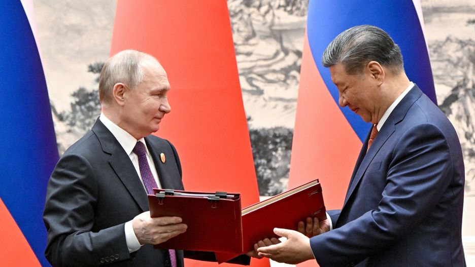 Putin z wizyt? w Chinach
China Russia 8684390 16.05.2024 Russian President Vladimir Putin and Chinese President Xi Jinping attend a signing ceremony following a meeting in expanded format at the Great Hall of the People in Beijing, China. Sergey Bobylev / POOL Beijing China PUBLICATIONxINxGERxSUIxAUTxESTxLTUxLATxNORxSWExDENxNEDxPOLxUKxONLY Copyright: xSergeyxBobylevx
IMAGO/Sergey Bobylev