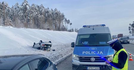 Wystarczyły sekundy. Taki dostała mandat za dachowanie