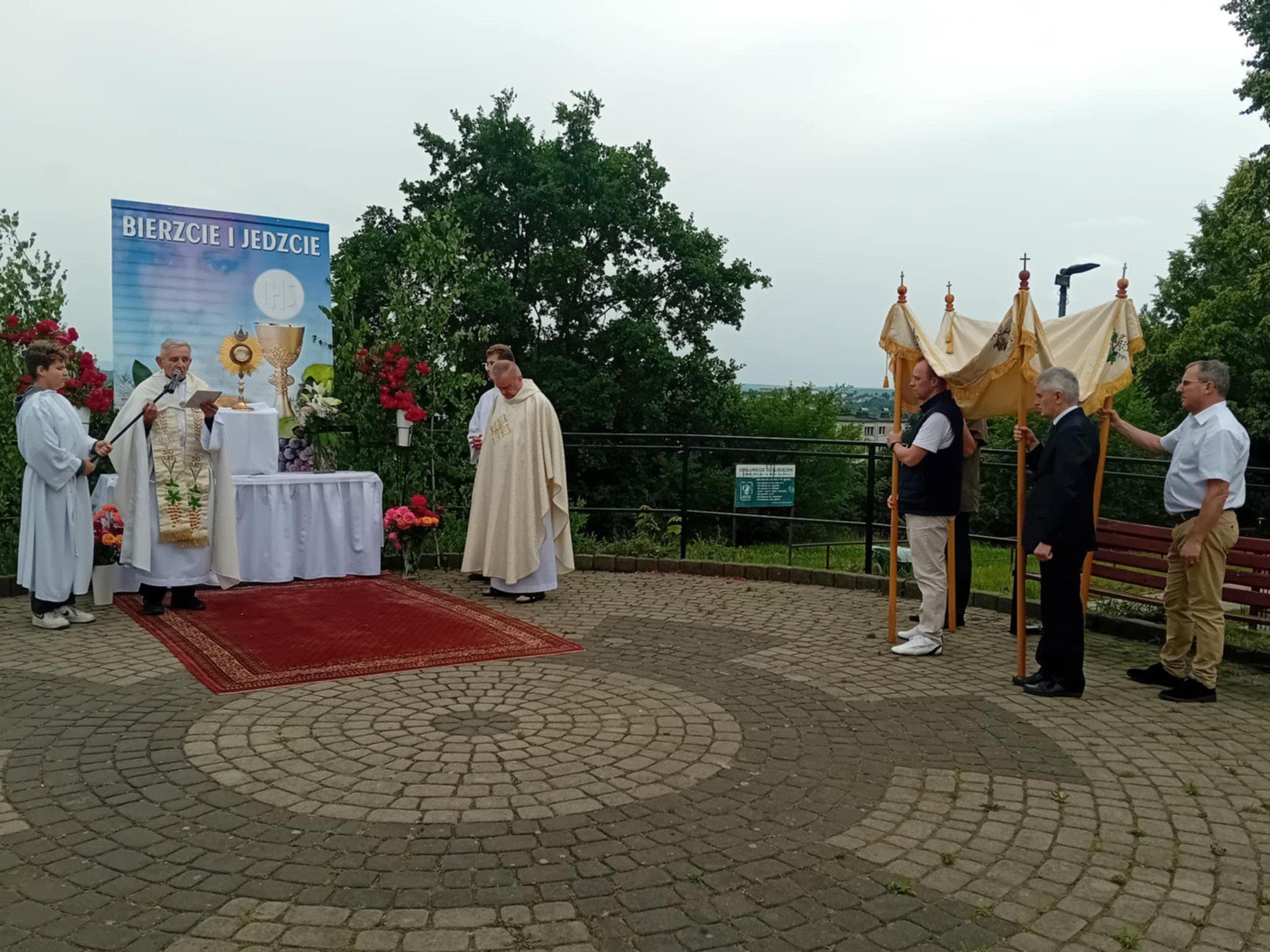 Boże Ciało 2025 w parafii pw. Najświętszego Serca Jezusowego w Starachowicach.