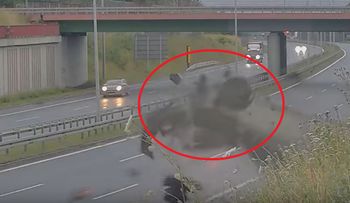 Nagranie z DTŚ. Toyota "leciała" w powietrzu. Policja komentuje