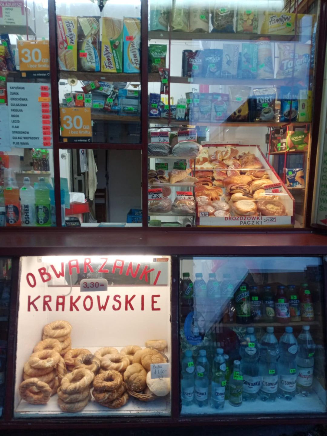 Kiosk stoi w okolicy dworca PKP Kraków Płaszów od 25 lat