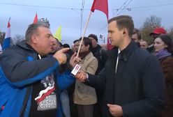 "Skradł show" w TVP Info. Nagle podszedł i dorwał się do mikrofonu