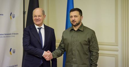 Koniec wielkiej przyjaźni z Ukrainą? Zełenski zwraca się ku "wrogowi" PiS-u