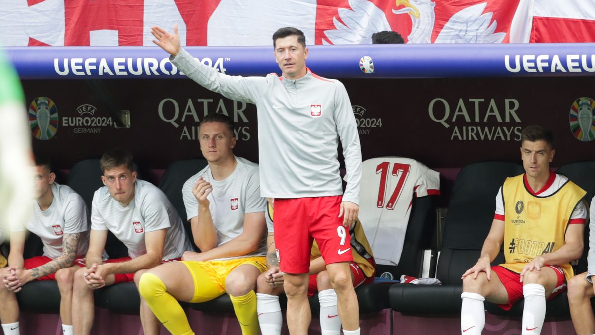 HAMBURG, GERMANY - 2024/06/16: Robert Lewandowski of Poland seen in action during the UEFA EURO 2024 Final match between Poland and Netherlands at Volksparkstadion. Final score: Poland 1:2 Netherlands. (Photo by Grzegorz Wajda/SOPA Images/LightRocket via Getty Images)