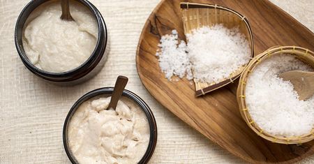 Sprawdzone przepisy na domowy peeling: cukrowy i nie tylko
