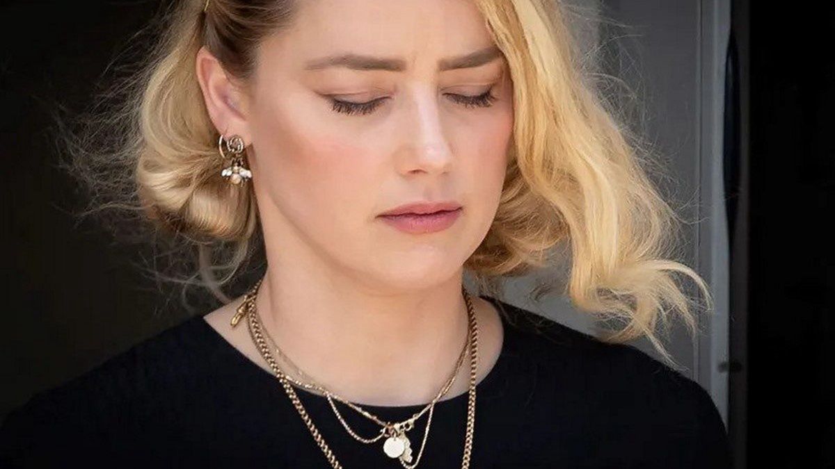 Amber Heard porusza się o kulach. Co się stało byłej żonie Deppa?