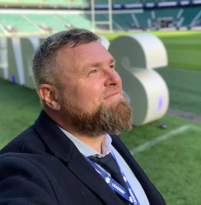 Miliarder nie wybudził się ze śpiączki po rezonansie. Stwierdzono, że doznał silnej reakcji alergicznej po środku kontrastującym