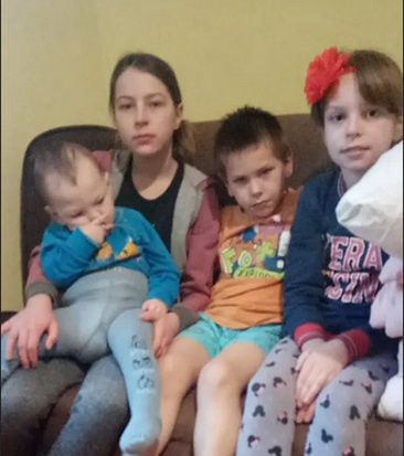 Każde z dzieci ma orzeczenie o niepełnosprawności (od lewej: Karina i Kasjan, Ksawery, Wiktoria) 