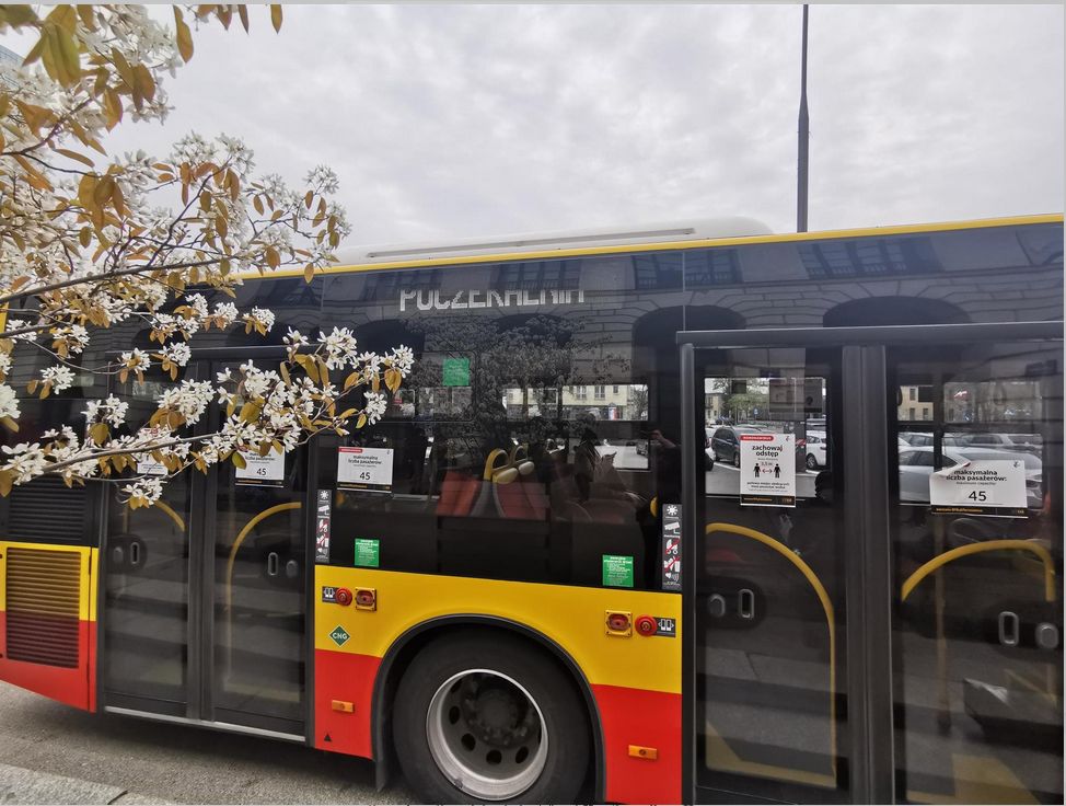 Koronawirus. Kolejny dzień szczepień. W Warszawie gigantyczna kolejka [ZDJĘCIA]