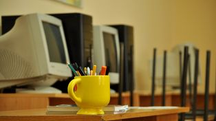 Lutomia Dolna: Były Walim, Woliborz, Jugowice i Mrowiny. Teraz czas na Lutomię Dolną. Placówka otrzymała komputery do nowej pracowni