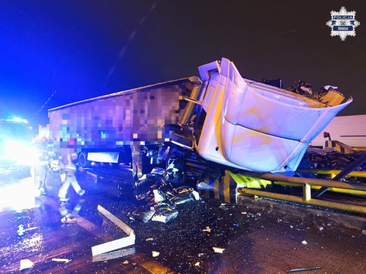 Kolizja ciężarówki na A4.