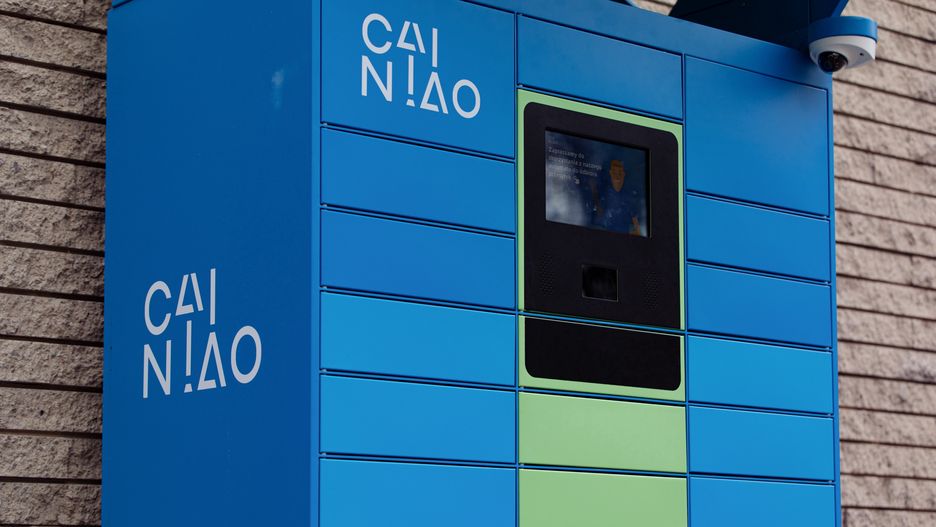 Warszawa. Pierwszy paczkomat AliExpress w stolicy