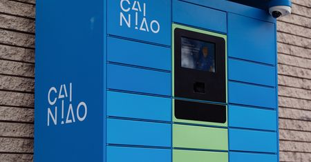 Warszawa. Pierwszy automat paczkowy AliExpress już działa