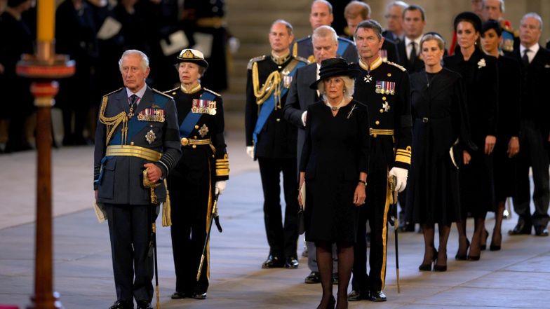 Kondukt z trumną królowej Elżbiety II 