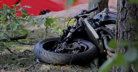 Groźny wypadek na DK10 w Nakle nad Notecią. Doszło do zderzenia motocyklistów