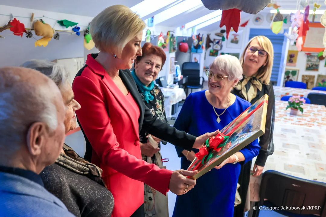Agata Duda na spotkaniu z seniorami Instagram/pierwszadama_akd