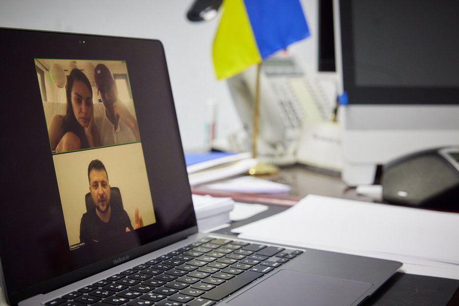 Wołodymir Zełenski dziękuje Mili Kunis i Ashtonowi Kutcherowi