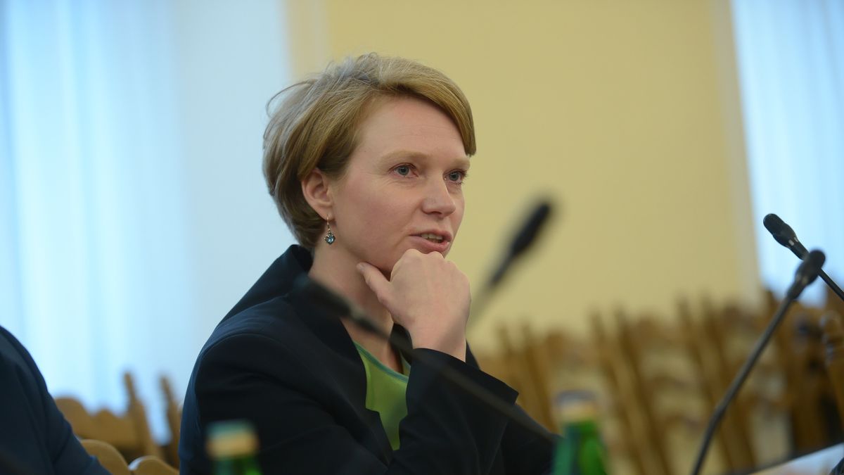 Na zdjęciu wiceprezeska NBP Marta Kightley na posiedzeniu komisji sejmowej