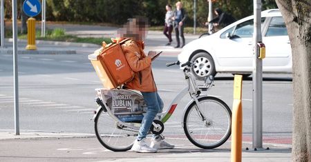 Wykorzystujesz rower miejski do dostarczania jedzenia? Miasto ostrzega przed karą 1500 zł