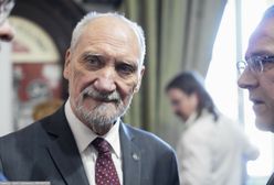 Widać zmianę u Macierewicza. Tak teraz porusza się po Warszawie