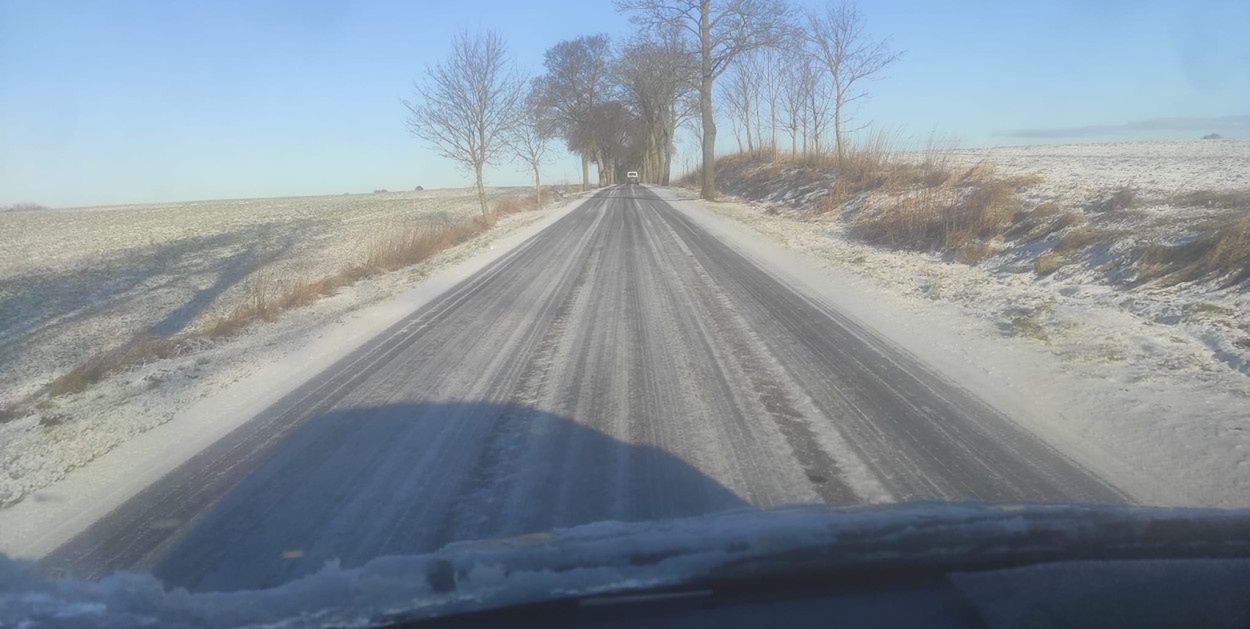 Powiat ostródzki: Kolizje w Szyldaku, Mostkowie i Łukcie. Atak zimy na drogach