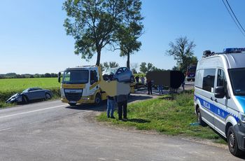 Dachowanie, pijany kierowca i poważny wypadek. Policja podsumowała weekend na drogach