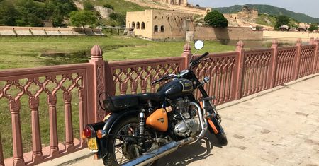 Royal Enfield Bullet 350: nowy motocykl z lat 40.