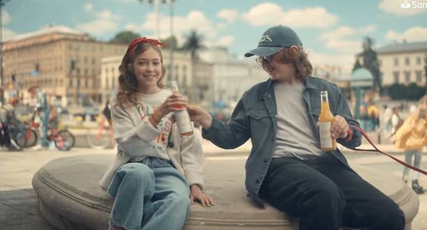 Marcin Dorociński w nowej reklamie Santander Banku zwraca się do nastolatków