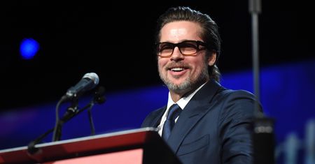 Fasolowy incydent. Brad Pitt bez zażenowania opowiada o swoim "wypadku"